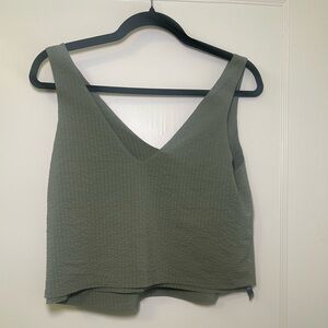 Vuori Villa Textured Crop Top